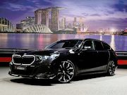 BMW 5-serie - Touring 520i |Panorama|HeadUp|Trekhaak|Crystal|Carbon|BTW