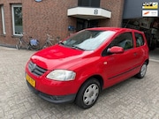 Volkswagen Fox - 1.4 Trendline / bj.2008 / kleur: rood / stuurbekrachtiging /