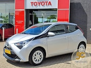 Toyota Aygo X - X-PLAY AIRCO CAMERA APPLE/ANDROID AUDIO-STUURWIELBED. BLUETO
