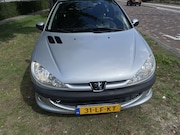 Peugeot 206 - 1.4 XS Frisse 206 weinig km nap nl auto leuke starter auto z