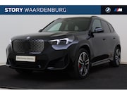 BMW iX1 - eDrive20 M Sport / Panoramadak / Sportstoelen / Achteruitrij