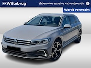 Volkswagen Passat - Variant 1.4 TSI 218pk PHEV GTE DSG Automaat Panoramadak / 18