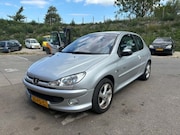 Peugeot 206 - 1.4-16V Quiksilver