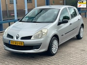 Renault Clio - 1.2-16V Authentique Nwe Apk & Distr Riem & Banden Airco 5-Dr