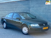 Volkswagen Passat - 1.9 TDI Trendline | 2e Eigenaar | Trekhaak | KM: 874.942 | A