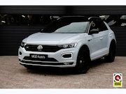 Volkswagen T-Roc - 1.5 TSI Sport R-Line |LED|PANO|VIRTUAL|BEATS|CAMERA|CARPLAY|