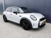 MINI Cooper - 5-Deurs 1.5 136 PK Business Edition AUT,NAVI,CLIMA