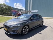 Ford Focus - 1.0i EcoBoost ST Line Business 6-Bak 126 PK. en als nieuw ri