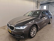 BMW 5-serie - Touring 520i Business Edition Plus PANORAMADAK / LEER / COMF