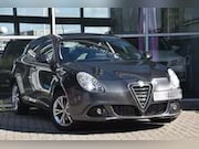 Alfa Romeo Giulietta - 1.4 T Distinctive | Navi | Xenon | PDC | Cruise |