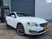 Volvo V60 - 2.4 D6 AWD Plug-In Hybrid Summum | vol opties |