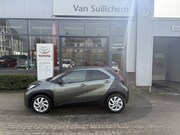 Toyota Aygo X - 1.0 VVT-i MT first