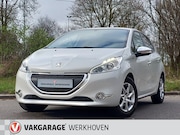 Peugeot 208 - 1.2 PureTech Style | 5-Deurs | Stoelverwaming | Parkeersenso