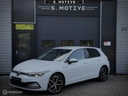 Volkswagen Golf - 1.5 eTSI Style stoelvwr, Memory, IQ, Carplay, ACC