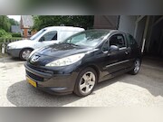 Peugeot 207 - 1.4 X-line