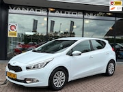 Kia Ceed - Cee'd 1.6 GDI Plus Pack 5Drs Aut. Navi Camera Clima Cruise N