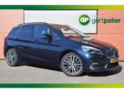 BMW 2-serie Active Tourer - 218i Sportline Trekhaak/Shadowline/18 Inch/Camera/Stoelverwa
