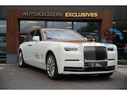 Rolls-Royce Phantom - 6.7 V12 Starlight Headliner Rear Theatre Individual Rear Sea