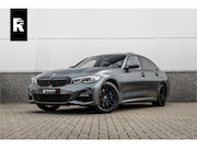BMW 3-serie - 330e High Ex M-Sport Frozen / Glazen dak / Adaptief onderste