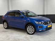 Volkswagen T-Roc - 1.5 TSI Sport BnsR Panoramadak / Virtual Cockpit / Camera /