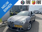 Alfa Romeo Giulietta - 1.4 T Distinctive | Navi | Parkeersensoren | Trekhaak | Clim