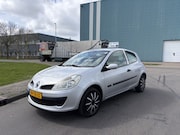 Renault Clio - 1.2-16V Team Spirit 75 PK. Leuke, zuinige en fijn rijdende a