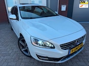 Volvo V60 - 2.4 D6 AWD Plug-In Hybrid Summum / Pano / Leder / Memory / N