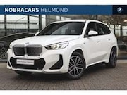 BMW iX1 - eDrive20 M Sport / Sportstoelen / M Adaptief onder