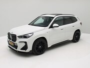 BMW X1 - sDrive18i M Sport Nieuwe type! / Panorama / Leder / HarmanKa