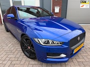 Jaguar XE - 2.0 D Portfolio / Leder / Navi / Camera / Meredian / PDC / C