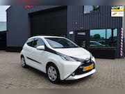 Toyota Aygo - 1.0 VVT-i x-play | Navi | Camera| Airco | NAP | 2e eigenaar