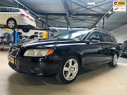 Volvo V70 - 2.5T Kinetic/Trekhaak/Dealer onderhouden/Apk nw bij afleveri
