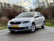 Skoda Octavia - 1.2 TSI Greentech Elegance Businessline 5DRS NAVI KEYLES ECC
