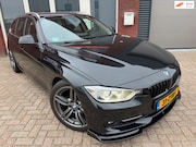 BMW 3-serie - Touring 320i Upgrade Edition / Carplay / Leder / M / Navi /