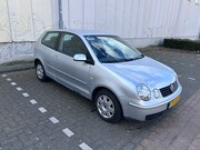 Volkswagen Polo - 1.4-16V Highline