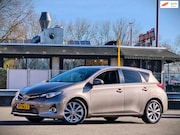 Toyota Auris - 1.8 Hybrid Executive // STOELVERWARMING / PDC / CAMERA / CRU