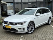 Volkswagen Passat - Variant 1.4 TSI GTE Highline / PANO / Leder bekleding / Head