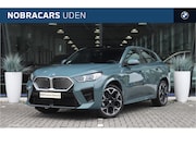 BMW iX2 - eDrive20 M Sport / Panoramadak / Sportstoelen / Achteruitrij