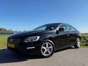 Volvo S60 - 2.0 D2 Nordic+ Clima Navigatie Stoelverwarming Dealer Onderh