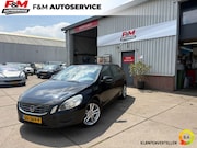Volvo V60 - 1.6 T3 Kinetic Clima, cruise, pdc, trekhaak