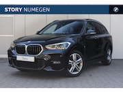 BMW X1 - sDrive18i High Executive M Sport Automaat / Panoramadak / Sp