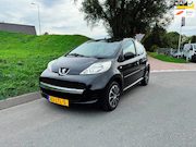 Peugeot 107 - 1.0-12V XS Airco 5drs CV afstandsbediening el ramen