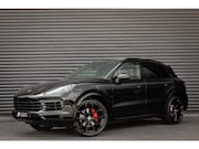Porsche Cayenne - 3.0 E-Hybrid FULL BLACK / PANO-DAK / SPORT CHRONO / LUCHTVER