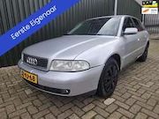 Audi A4 - Avant 2.4 V6 Advance volledig onderhoud aanwezig