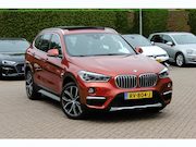 BMW X1 - xDrive20i High Exe. / Trekhaak / Panoramadak / Head-up / Led