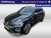 Volkswagen T-Roc - 1.5 TSI R-Line / PANODAK / NAVI / 19"LMV / APP.Connect / CAM