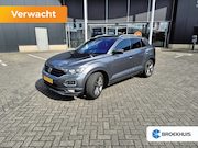 Volkswagen T-Roc - 1.5 TSI 150pk Sport Business R | Trekhaak | Camera | LED | N