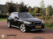 BMW X1 - xDrive20i Business NIEUWE MOTOR | Panoramadak | Trekhaak | B