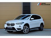 BMW X1 - sDrive20i Orange Edition II * Head-up * Panoramadak * Stoelm