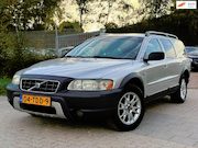 Volvo XC70 - 2.5 T Momentum AUTOMAAT AIRCO CRUISE LEDER PDC
